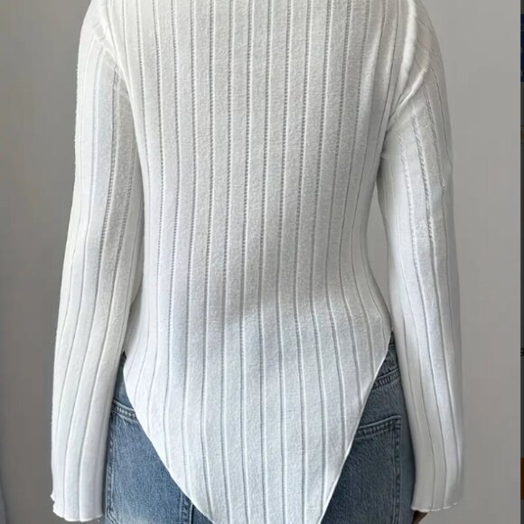 NWOT Elegant Long Sleeve Blouse – Stretchy, Chic Fall/Winter Wardrobe Essential - Picture 2 of 5